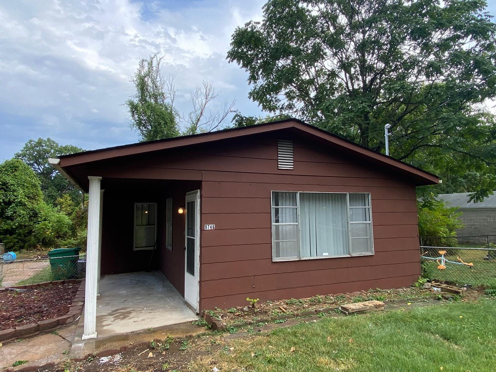 Building Photo - 9746 Diamond Dr