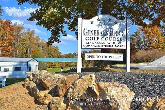 Building Photo - 220 Park Central Ter