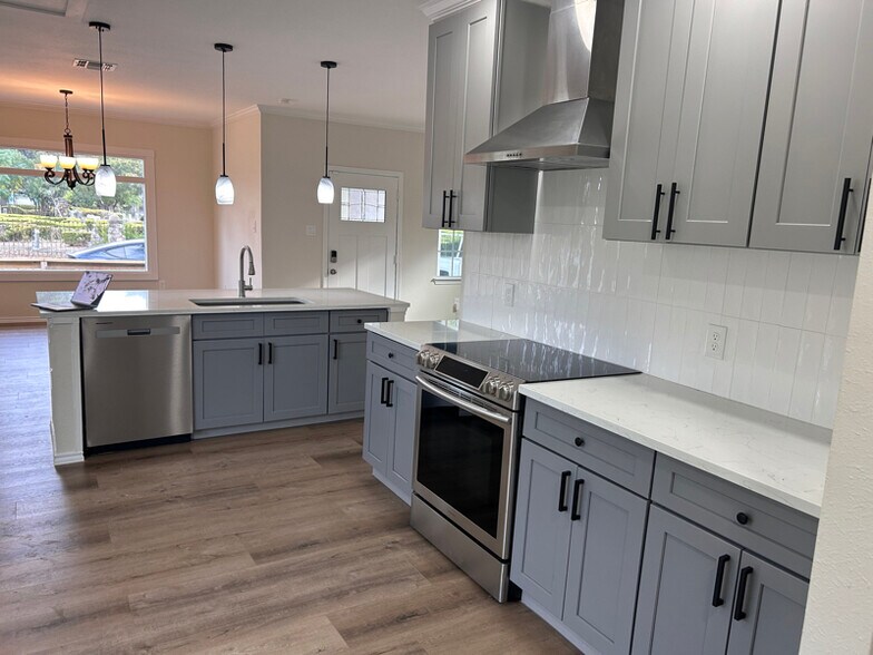 Building Photo - 502 Potomac St