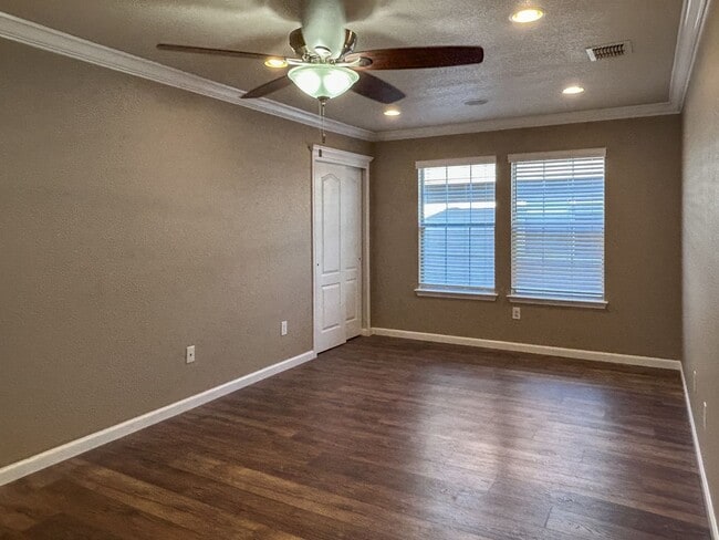 Building Photo - Spacious 4-Bedroom Home Near 1604 & Hwy 90