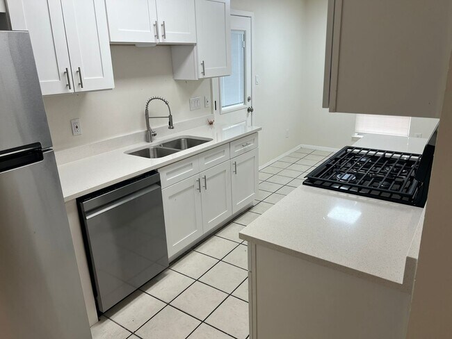 Building Photo - McGilvray Properties2 (5302 Indio Cir)