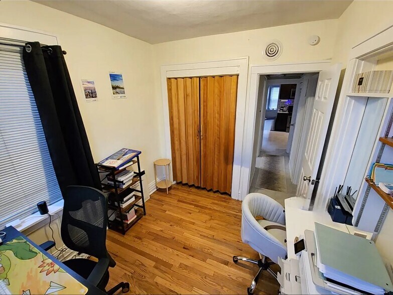 Building Photo - 7012 Forsyth Blvd