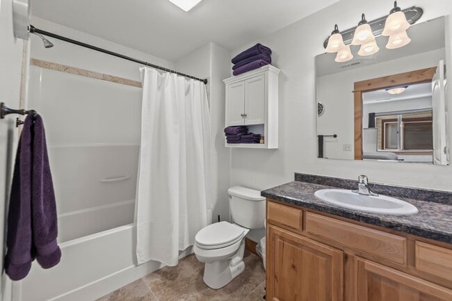 Building Photo - High End 3 Bed 2.5 Bath Home In Bozeman! N...