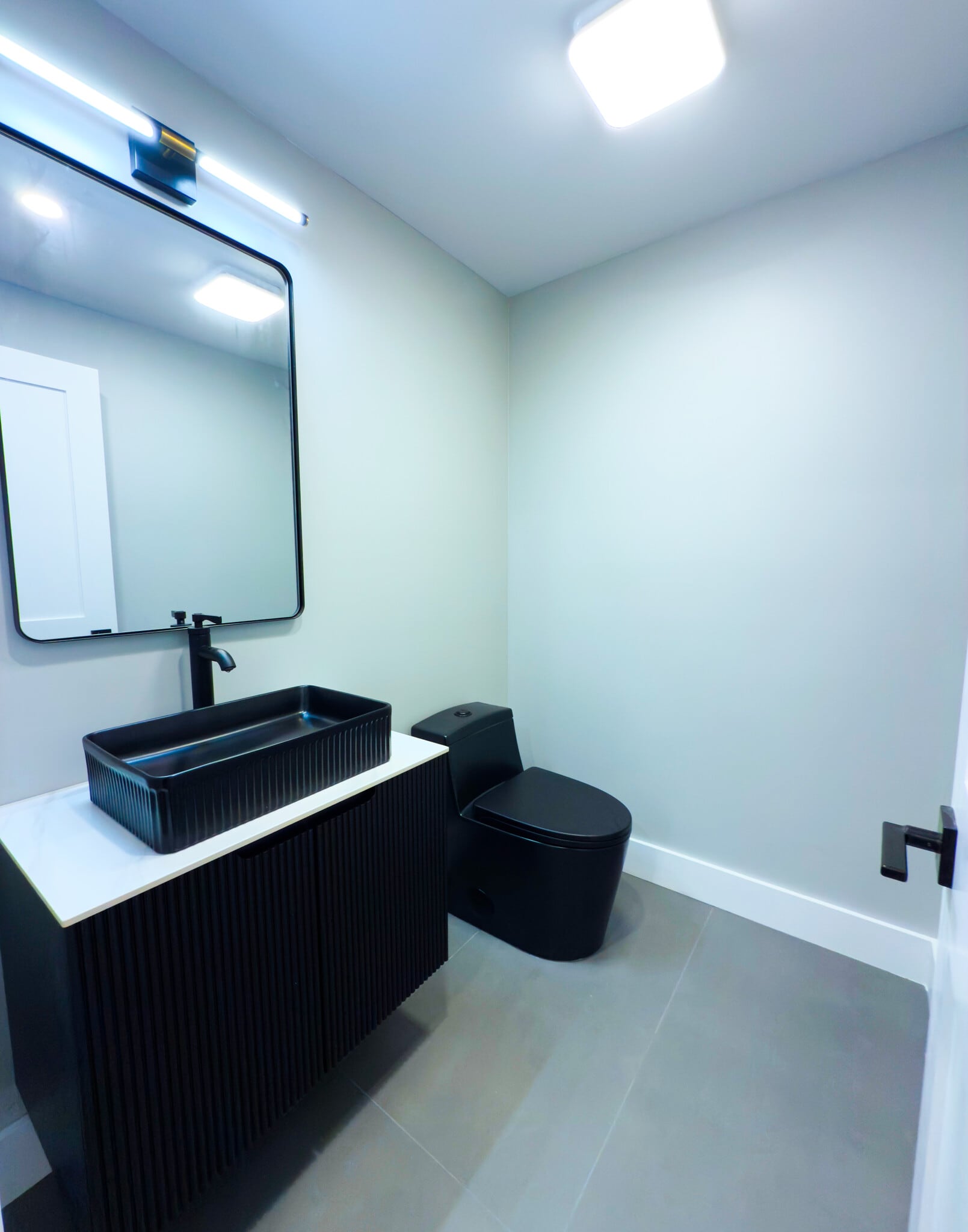1/2 Bath - 21 High St