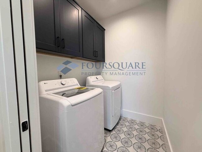Building Photo - Spacious New Construction 3 Bed, 3.5 Bath Townhome with Modern Finishes, Fireplace & Fenced Yard ...
