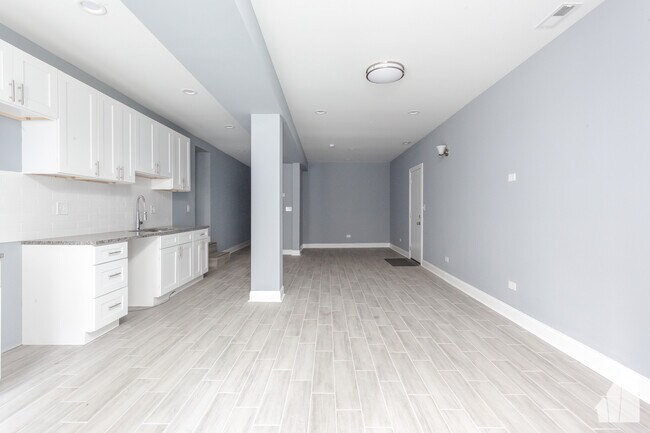 Building Photo - 5130 S Greenwood Ave