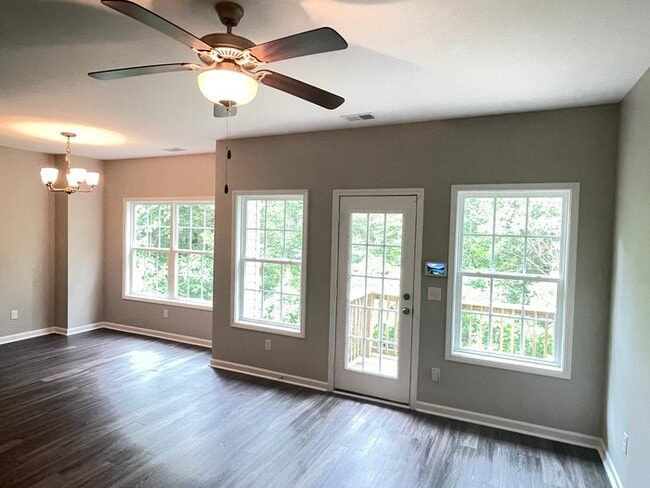 Building Photo - Antioch 3 bedroom townhome w/ 1 car garage!