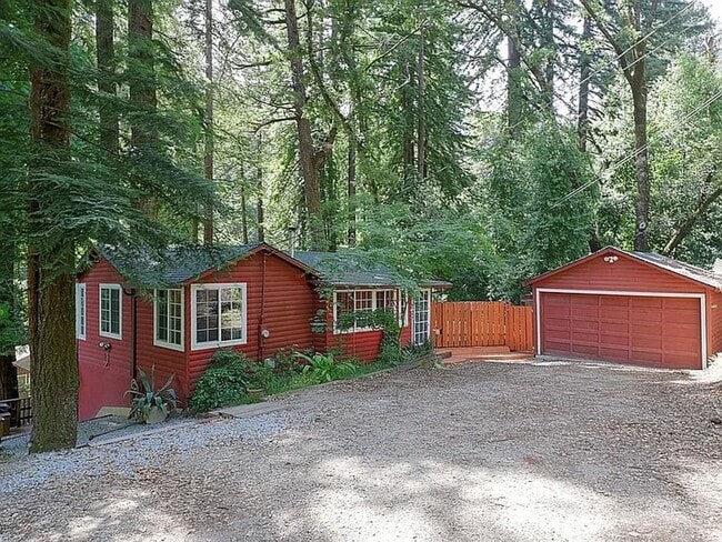 Primary Photo - Cozy Mountain Hideaway