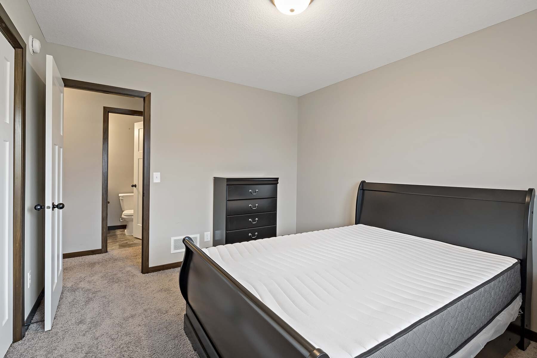 Building Photo - 7713 Lambert Cir NE