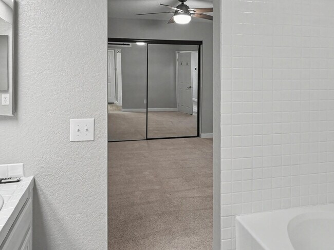 Building Photo - 76915 Turendot St