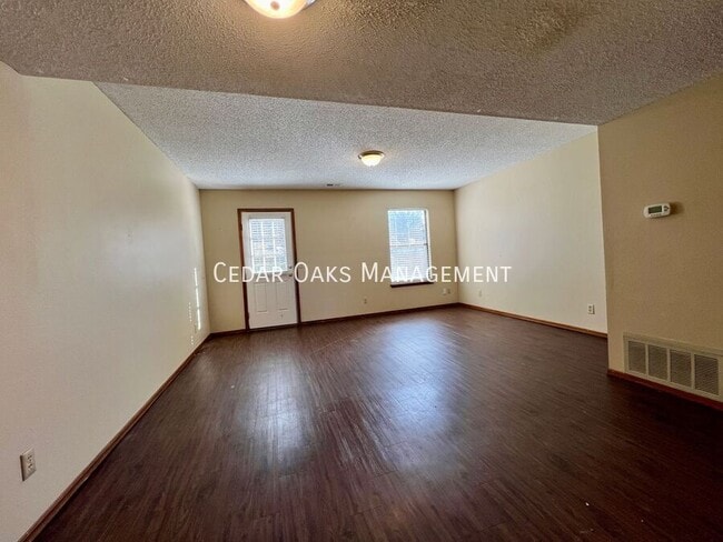 Building Photo - 4102 N Sunflower Cir