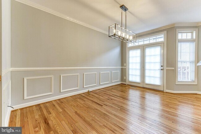 Building Photo - 953 Harrison Cir