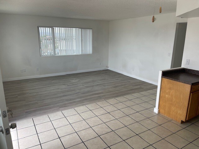 Building Photo - 2070 Sahara Dr