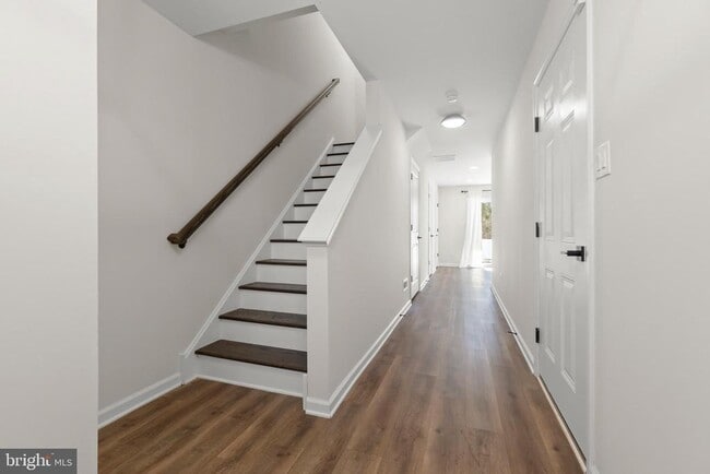 Building Photo - 69 Aviary Rd