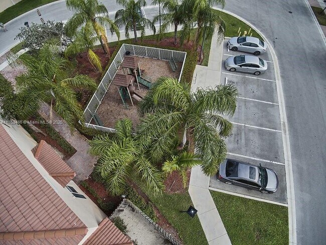 Building Photo - 265 Las Brisas Cir