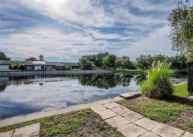 Building Photo - 8 Huntley Ct