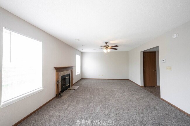 Building Photo - Charming 3-Bedroom, 2.5 Baths - Lawrence Township