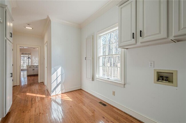 Building Photo - 34 Johnston Row NW