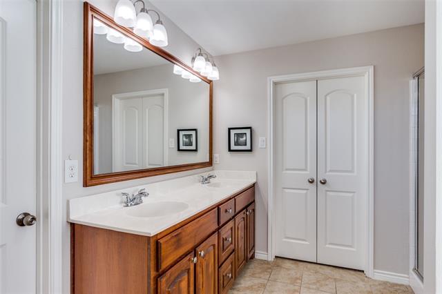 Building Photo - 9209 Hunters Ct