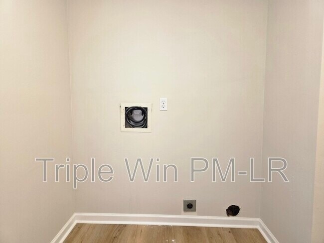 Building Photo - 5505 Crescent Dr