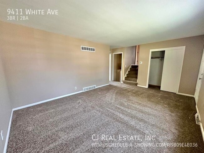 Building Photo - 9411 White Ave