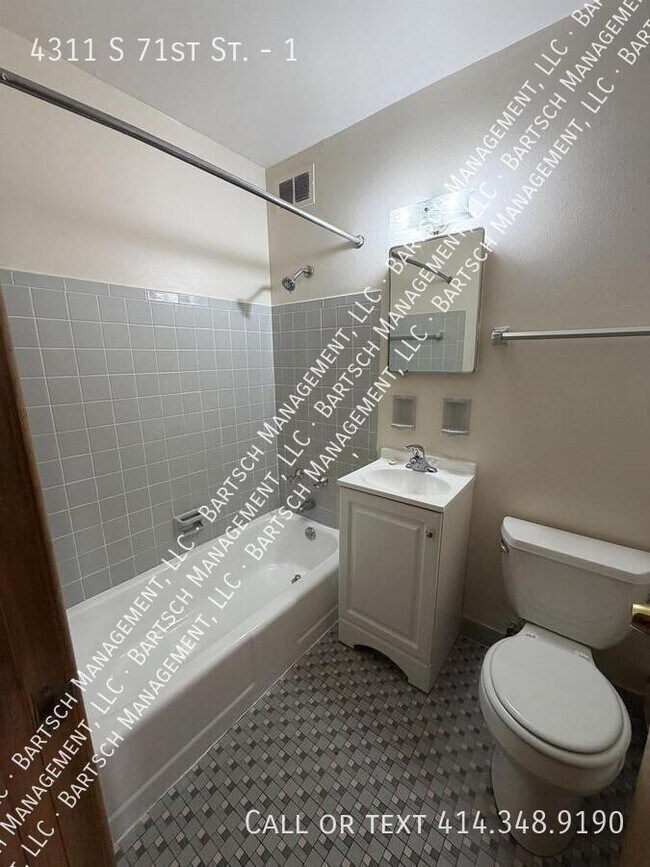 Building Photo - 4311 S 71st St