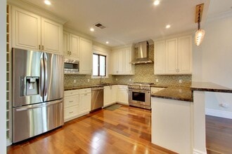 Building Photo - 2045 Hyde St