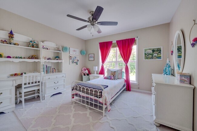 Building Photo - 2005 Daylily Dr