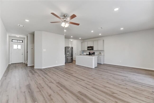 Building Photo - 252 Fieldwood Dr