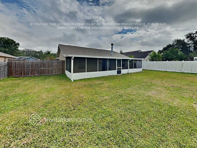 Building Photo - 1545 Reade Cir