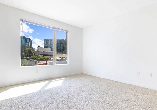 Building Photo - 235 San Pedro St