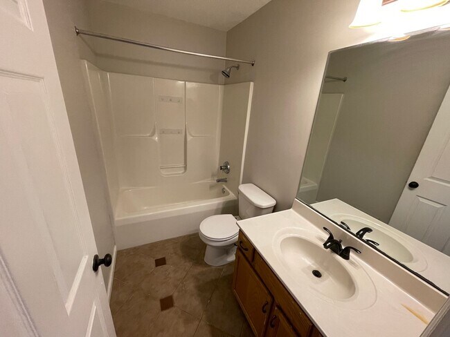 Building Photo - 6015 Mercury Dr