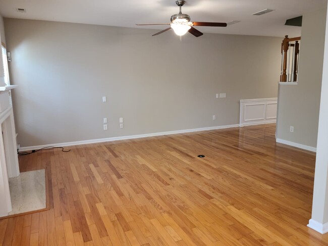 Building Photo - 10240 Blakeney Preserve Dr