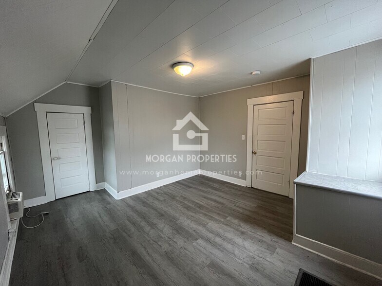 Building Photo - 1104 Thornburg St