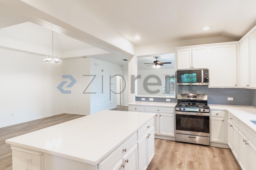 Building Photo - 232 Strawberry Blonde Dr