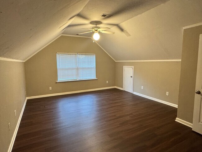Building Photo - 3820 Windstream Way