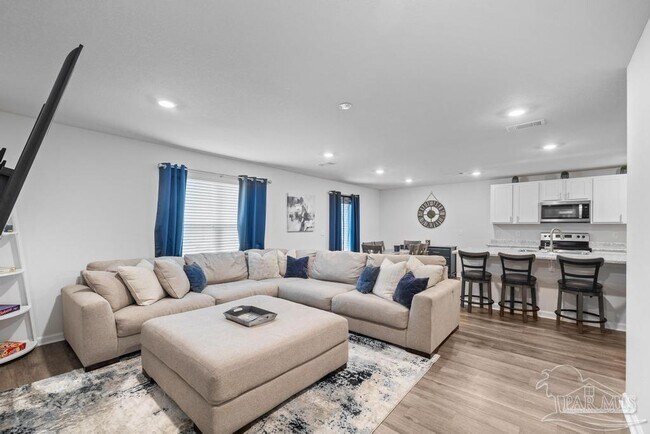 Building Photo - 5213 Peach Dr