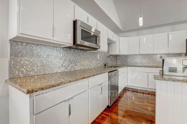 Building Photo - 2581 S Hazel Ct