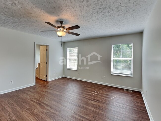 Building Photo - 136 Leasure Dr