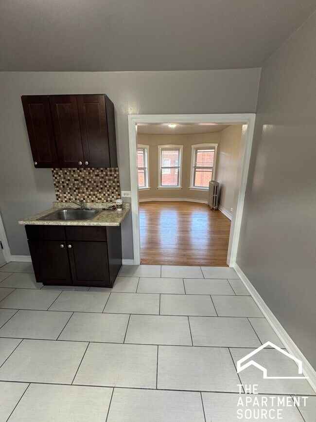 Building Photo - 4027 W Melrose St