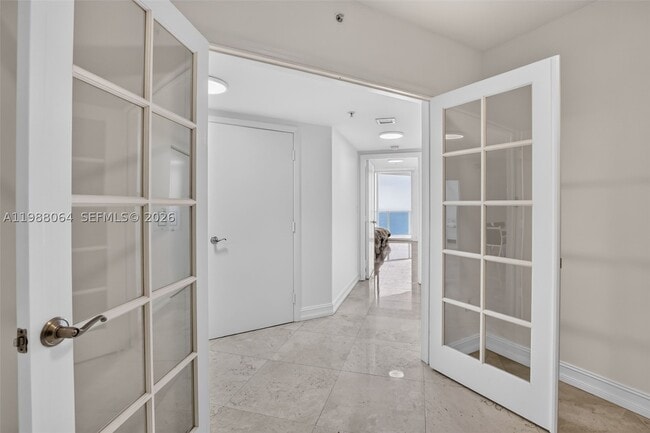 Building Photo - 16699 Collins Ave