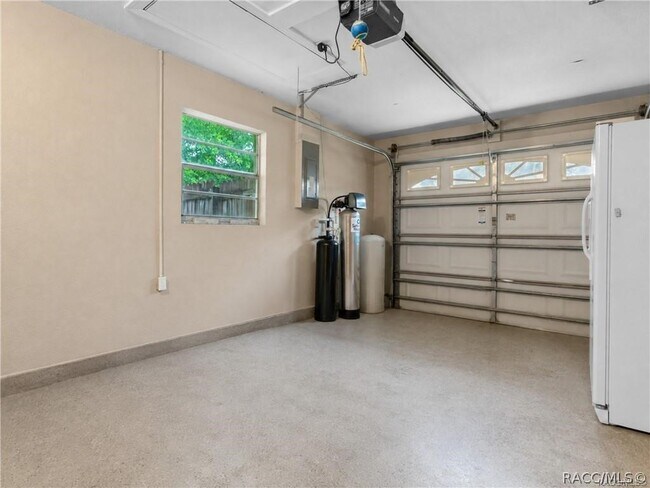 Building Photo - 6094 E Penrose St