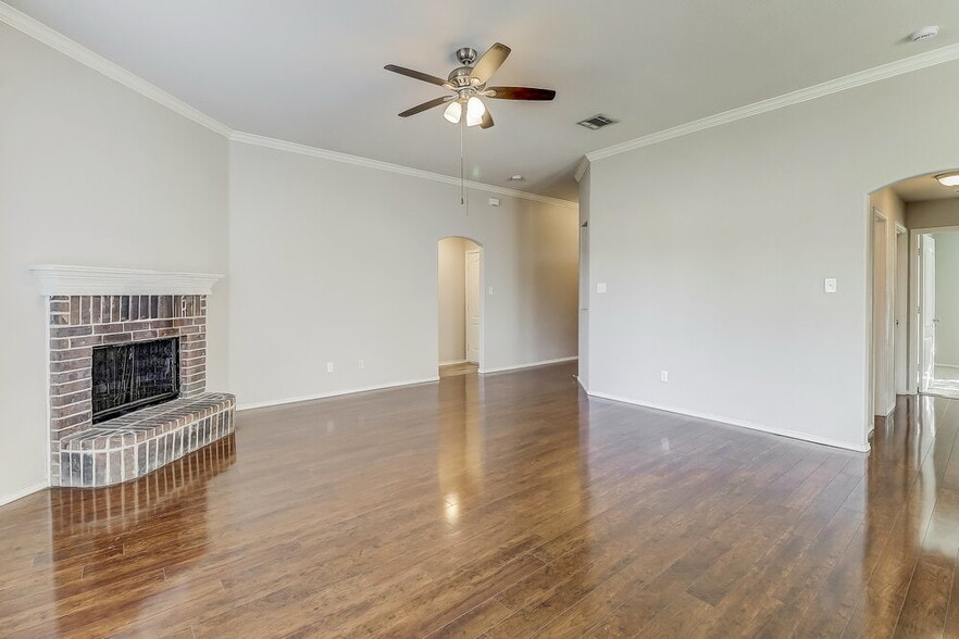 Building Photo - 903 Grouse Rd