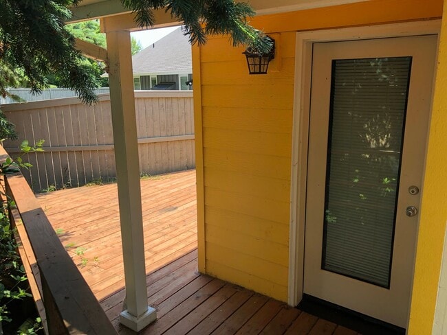Building Photo - Newer tiny home in Harrisburg, OR!