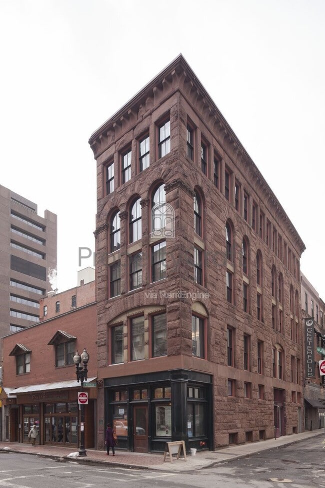 Building Photo - 8 Lagrange St
