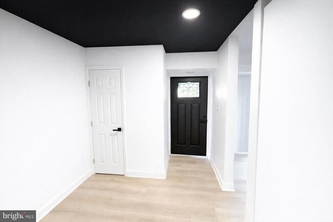 Building Photo - 10811 Violet Ct