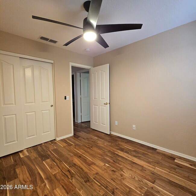 Building Photo - 1125 E Montoya Ln