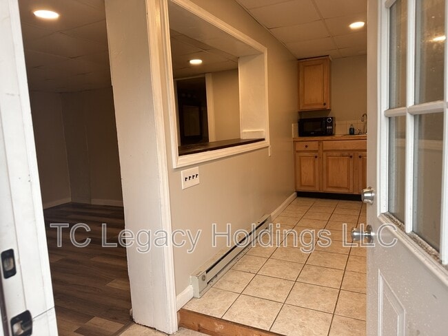 Building Photo - 388 Broaddus Ave