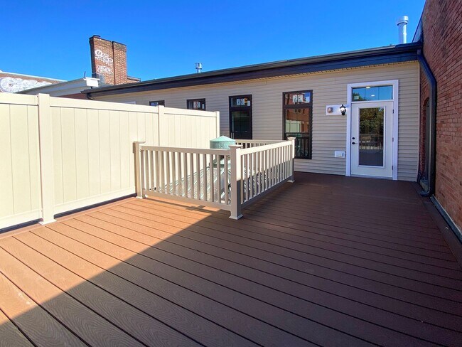 Building Photo - 440 Central Ave