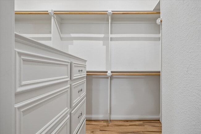 Building Photo - 2475 Underwood St